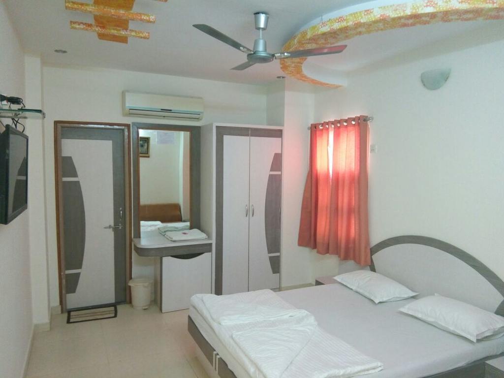 Hotel Sudarshan นาถดวารา ภายนอก รูปภาพ