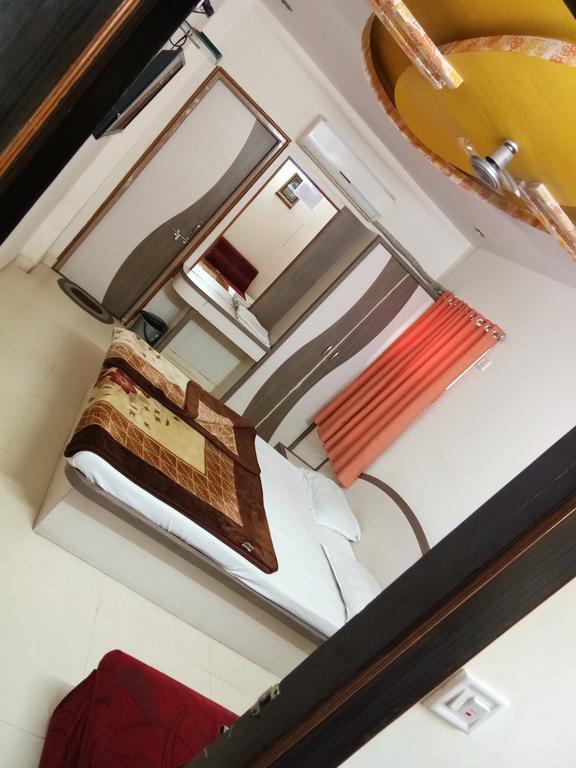 Hotel Sudarshan นาถดวารา ภายนอก รูปภาพ