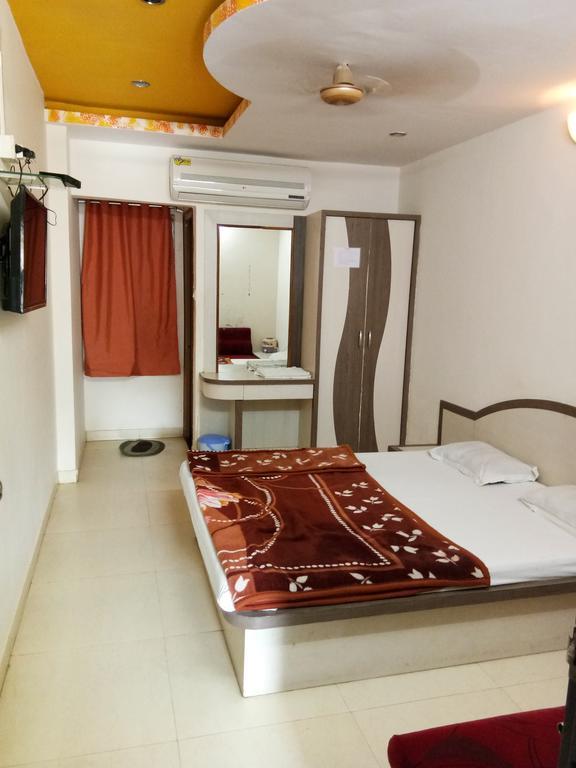 Hotel Sudarshan นาถดวารา ภายนอก รูปภาพ
